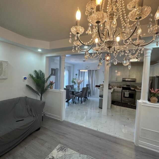 https://sarpanchpaintingandflooring.ca/wp-content/uploads/2024/04/Sarpanch-Painting-and-Flooring-2-640x640.jpeg